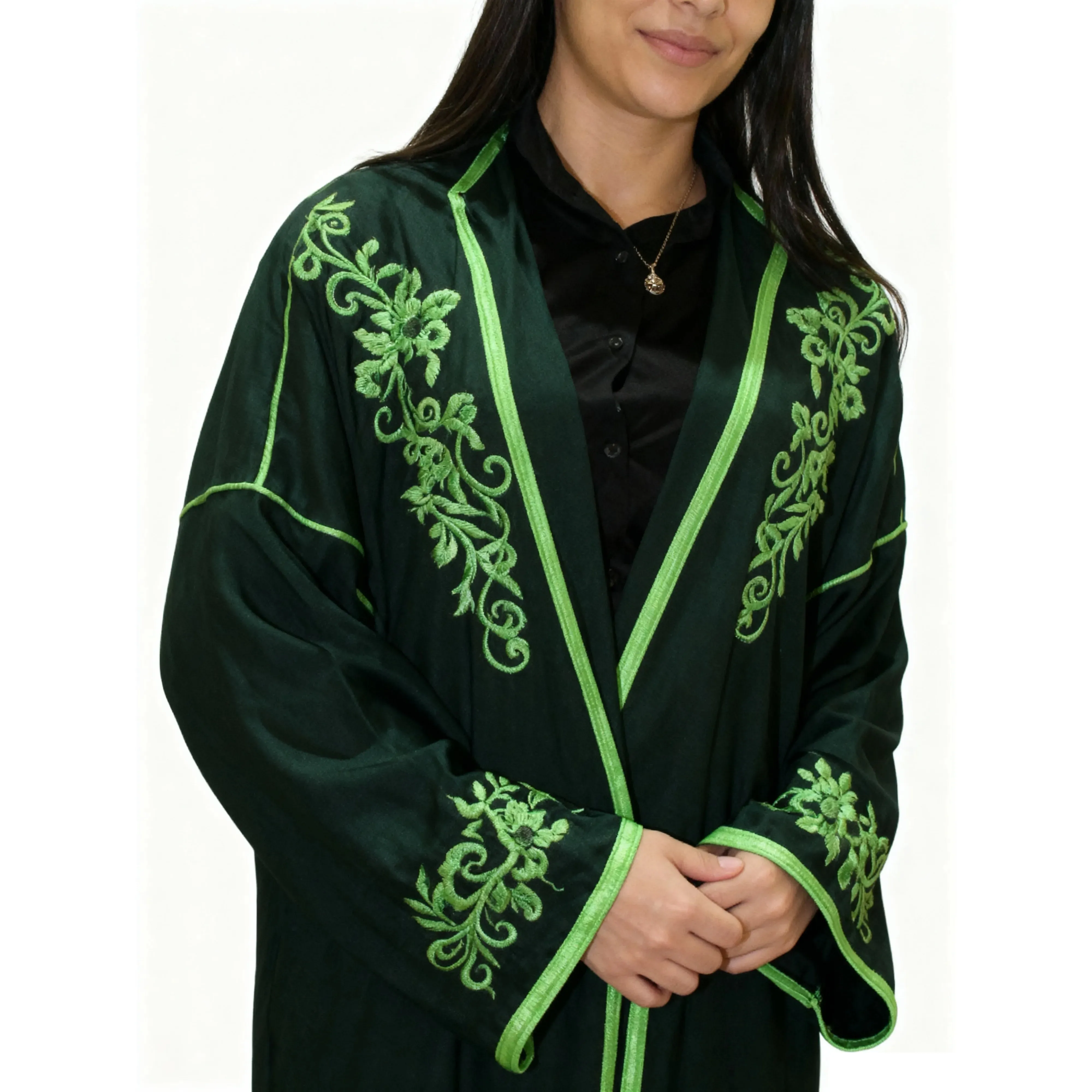 Caftan moderne vert foncé avec broderies vert clair | Abaya chic marocaine pour femme