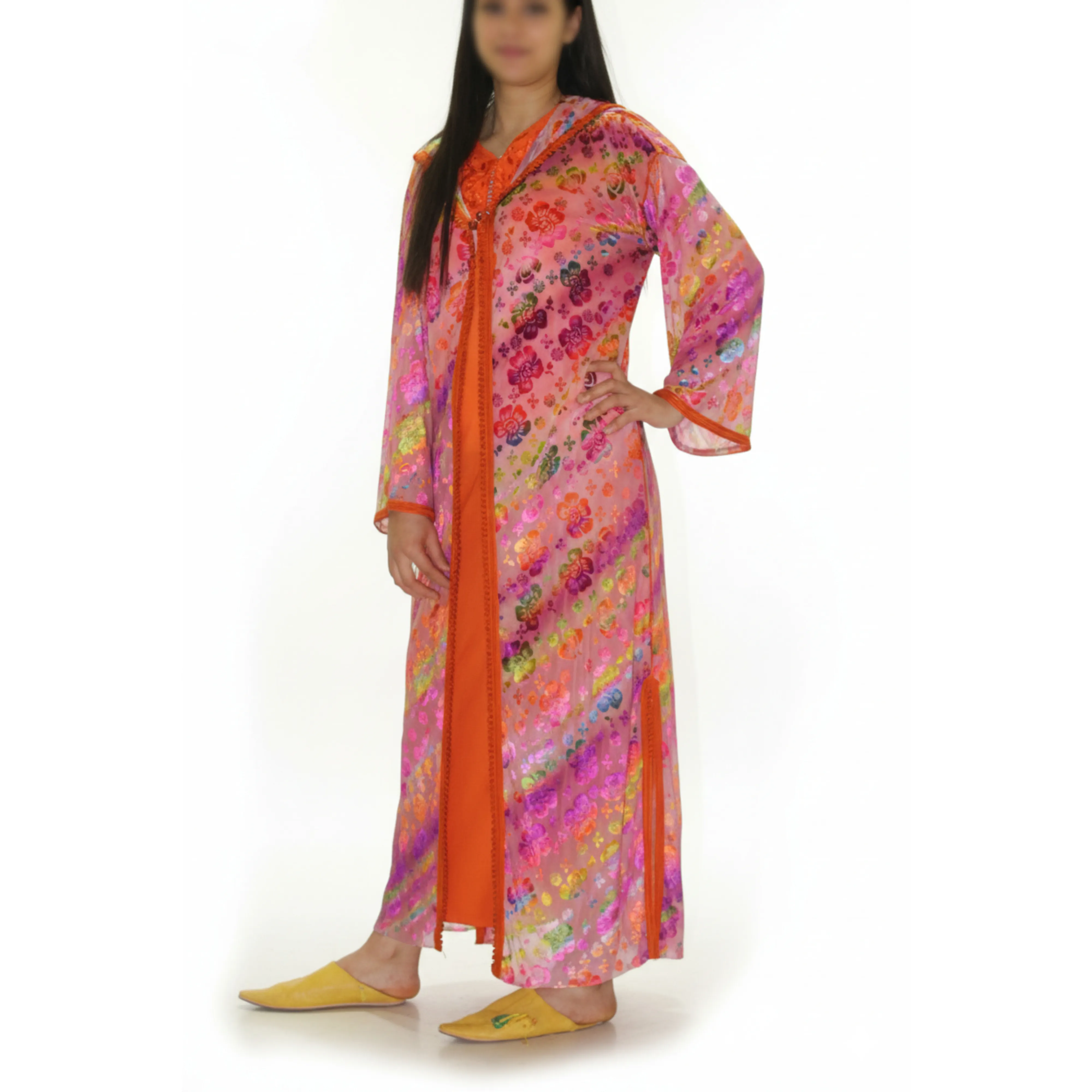 Caftan moderne orange et multicolore en satin léger | Tenue traditionnelle chic pour femme