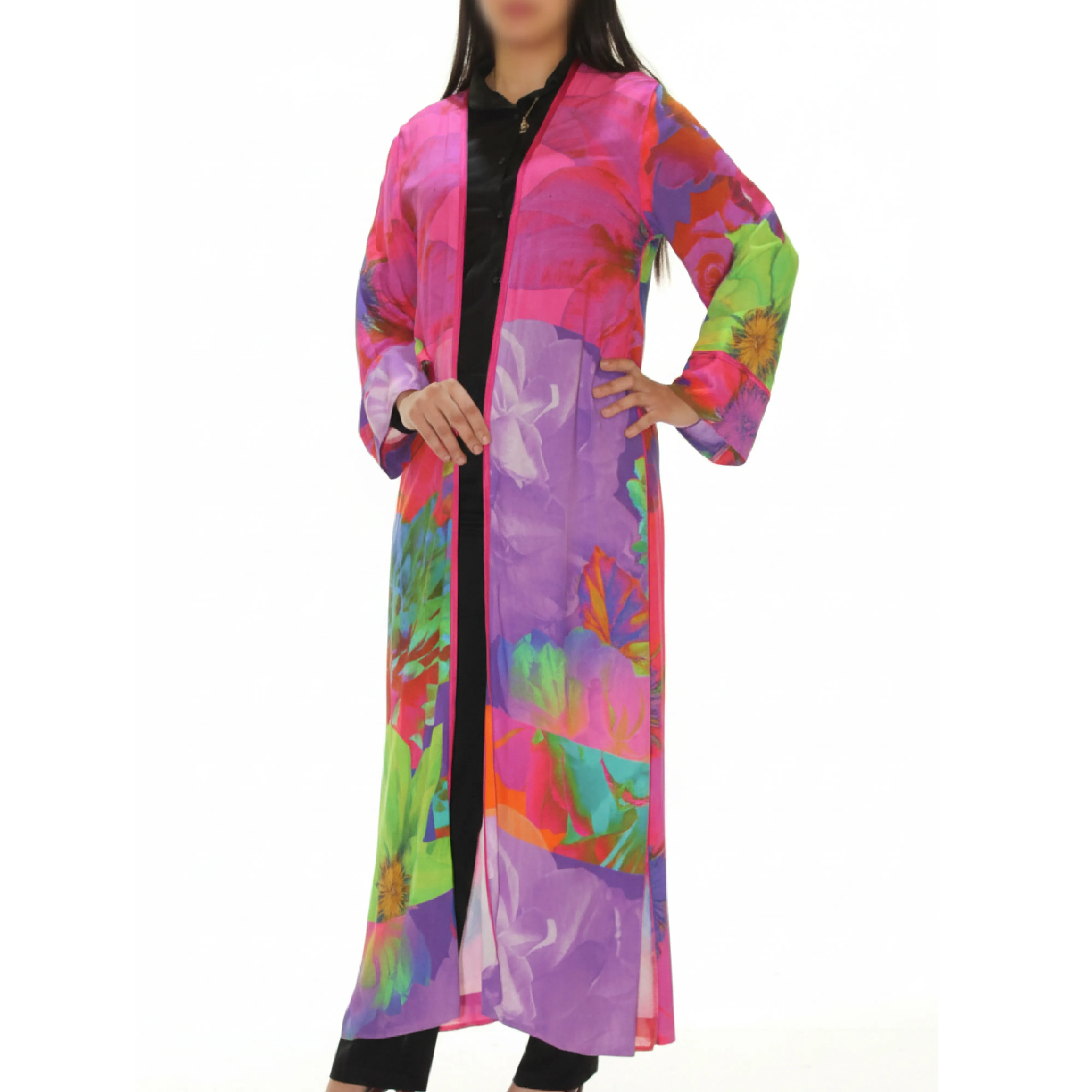 Abaya Longue Colorée à Motifs Floraux – Tissu Léger et Élégant