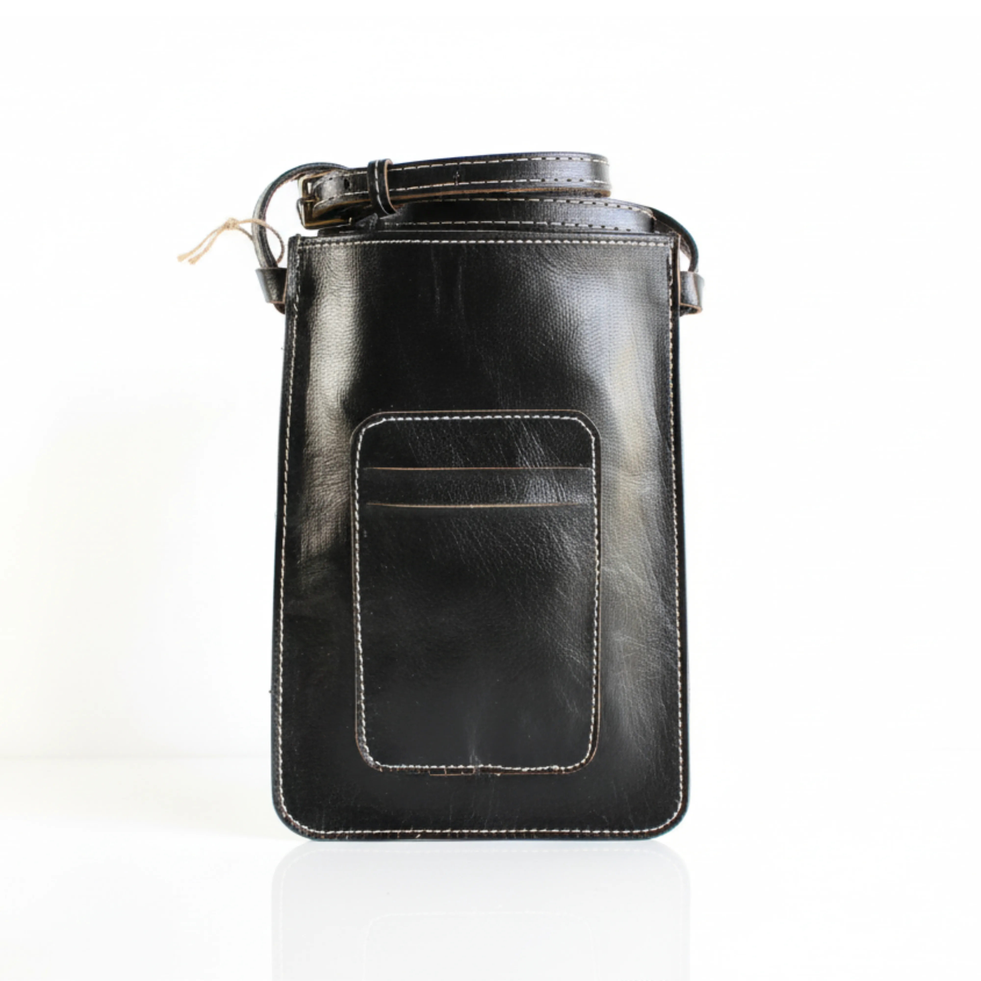 Pochette bandoulière en cuir noir avec surpiqûres contrastées