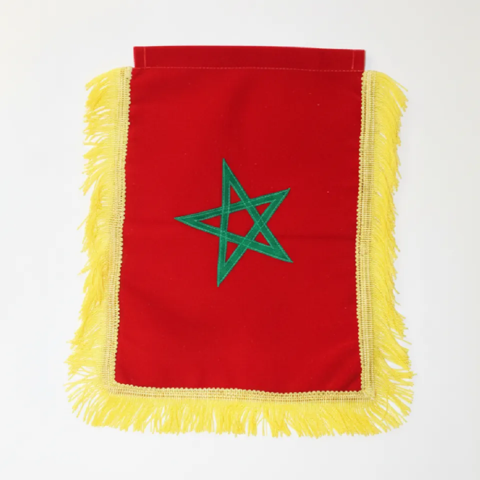 Drapeau marocain décoratif avec franges dorées